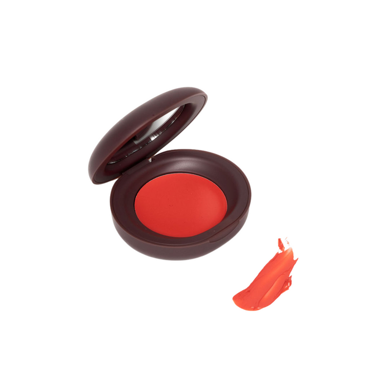 Sizzle blush shade swatch—a fiery red-orange for a bold, sun-kissed look.
long-lasting blush 
CBH blushin blush