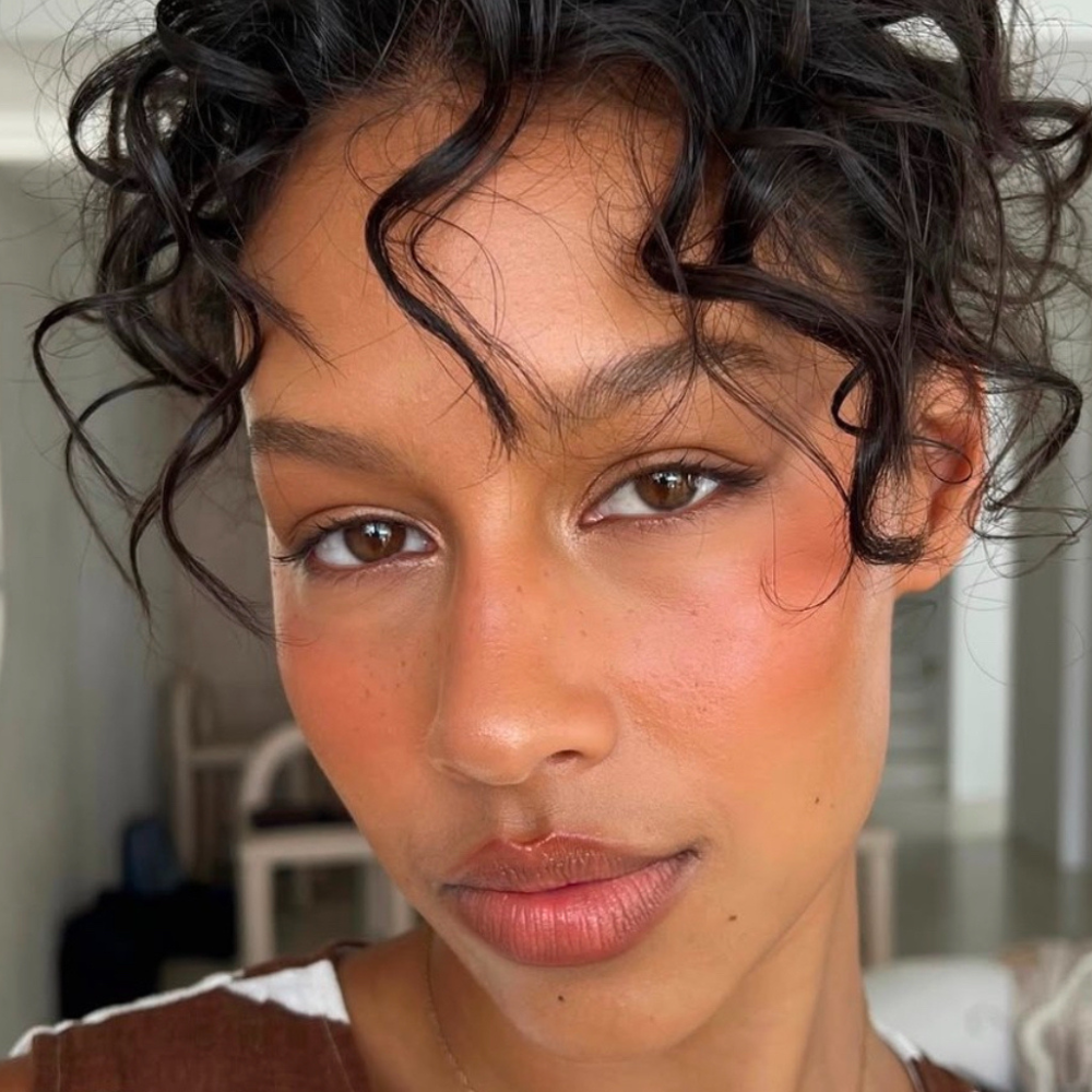 Blush - Rogue
selfie with CBH products
real customer results CBH