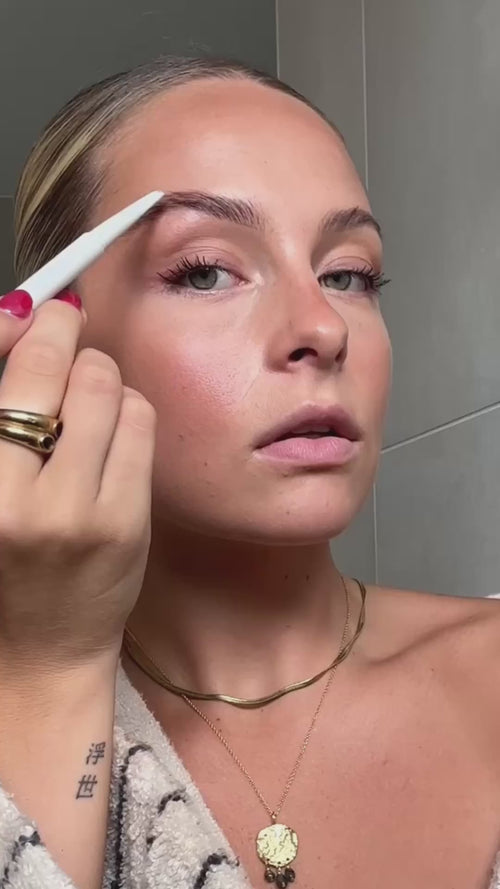 Brow Sculpt, Brow Blade Pencil, Blush
trending brow product 2025
easy everyday makeup